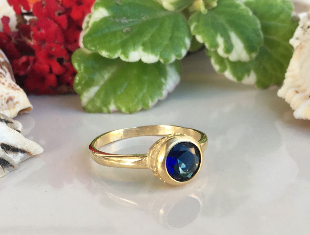 Blue Sapphire ring - September Birthstone - Simple Bezel Set Ring with Round Blue Sapphire Gemstone - H.L.Jewelry