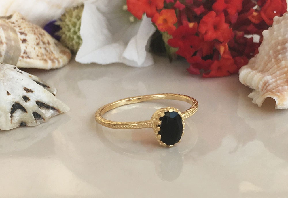 Black Onyx Ring - December Birthstone - Delicate Hammered Ring with Oval Black Onyx Gemstone - H.L.Jewelry