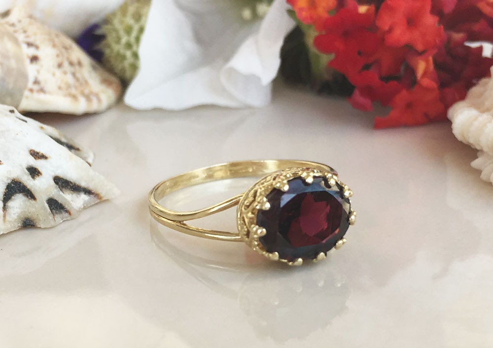 Red Garnet Ring - January Birthstone - Red Garnet Gemstone Double Band Vintage Oval Crown Ring - H.L.Jewelry