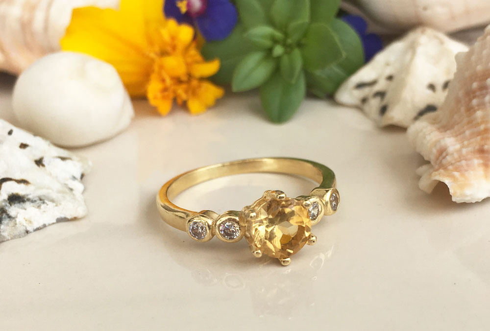 Citrine ring - November Birthstone - Tiny Delicate Ring with Round Citrine Gemstone and Clear Quartz Accents - H.L.Jewelry