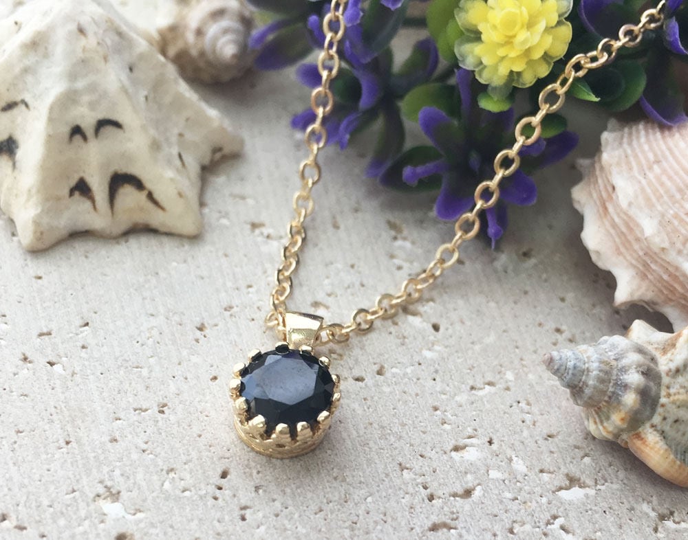 Black Onyx Necklace - December Birthstone - Delicate Chain Necklace with Round Black Onyx Gemstone - H.L.Jewelry