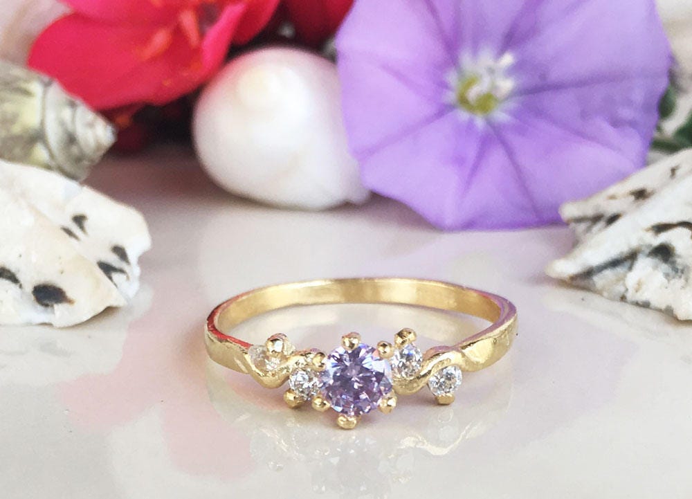 Lavender Amethyst Ring - Round Lavender Amethyst Gemstone Delicate Ring with Clear Quartz Accents - H.L.Jewelry