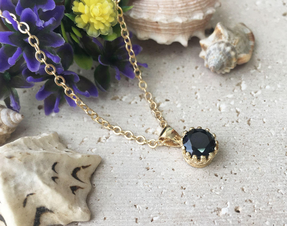 Black Onyx Necklace - December Birthstone - Delicate Chain Necklace with Round Black Onyx Gemstone - H.L.Jewelry