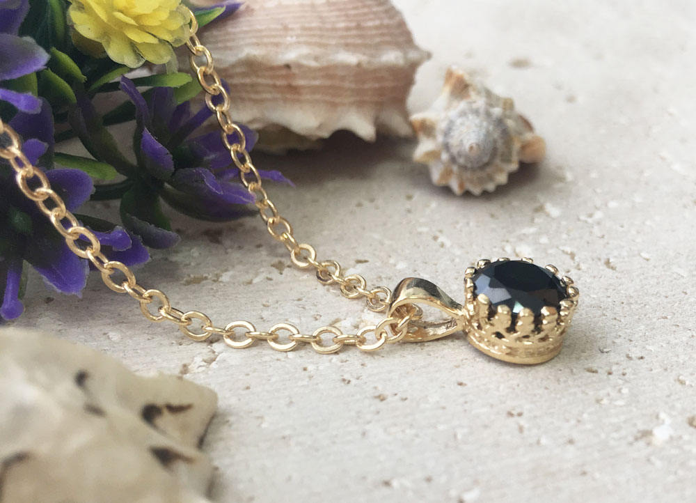 Black Onyx Necklace - December Birthstone - Delicate Chain Necklace with Round Black Onyx Gemstone - H.L.Jewelry