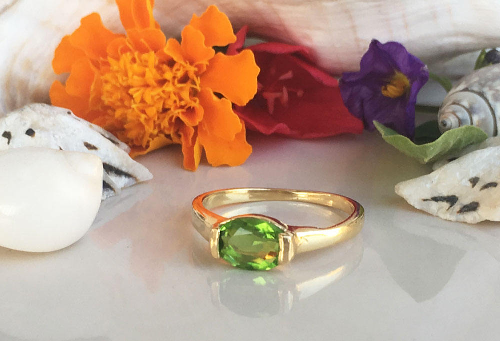 Peridot Ring - August Birthstone Jewelry - Simple Ring with Oval Peridot Gemstone - H.L.Jewelry