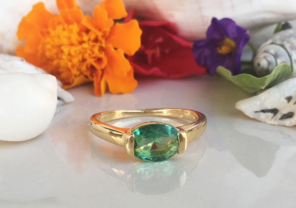 Green Sapphire Ring - Simple Ring with Oval Green Sapphire Gemstone - H.L.Jewelry