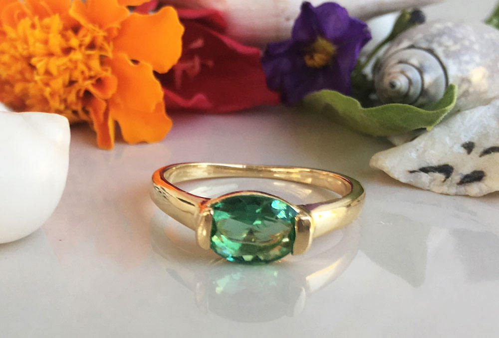 Green Sapphire Ring - Simple Ring with Oval Green Sapphire Gemstone - H.L.Jewelry