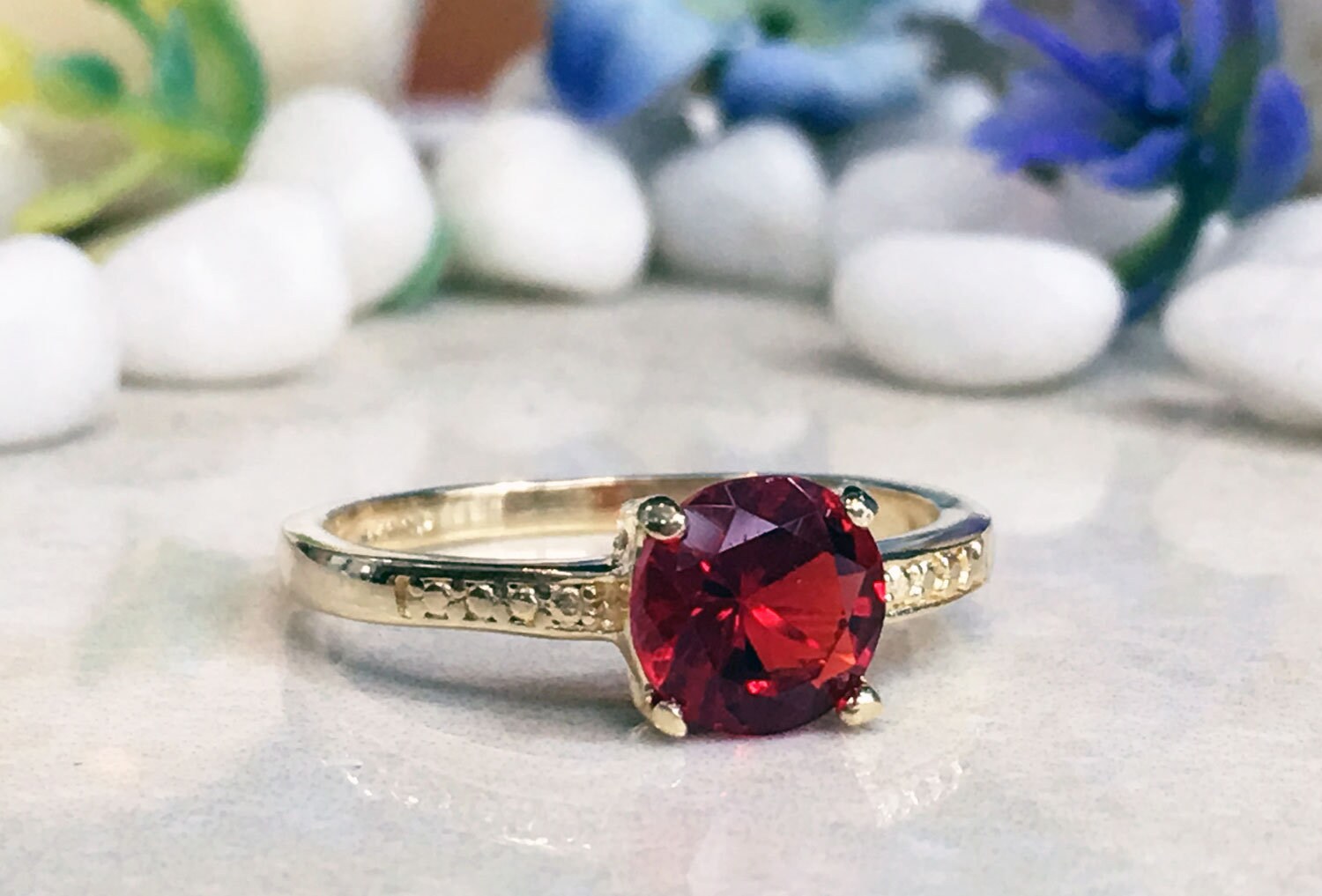 Ruby ring - July Birthstone - Fuchsia Ring - Gold Ring - Solitaire Ring - Simple Ring - H.L.Jewelry