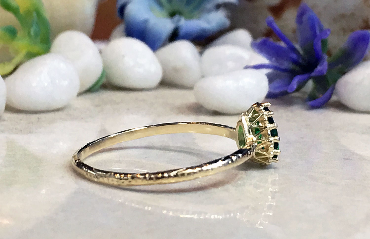 Emerald Ring - May Birthstone - Simple Twist Band Ring with Square Emerald Gemstone - H.L.Jewelry