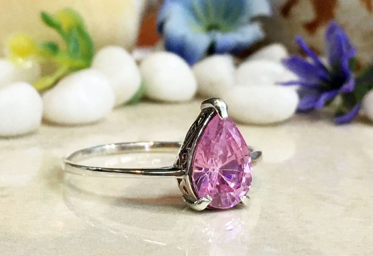 Rose Quartz Ring - October Birthstone Jewelry - Lace Setting Ring with Pear-Shaped Rose Quartz Gemstone - H.L.Jewelry