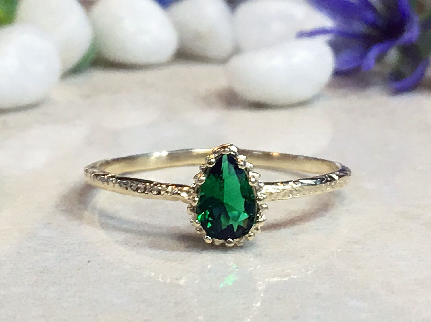 Emerald Ring - May Birthstone - Pear-Shaped Emerald Gemstone Delicate Hammered Ring - H.L.Jewelry