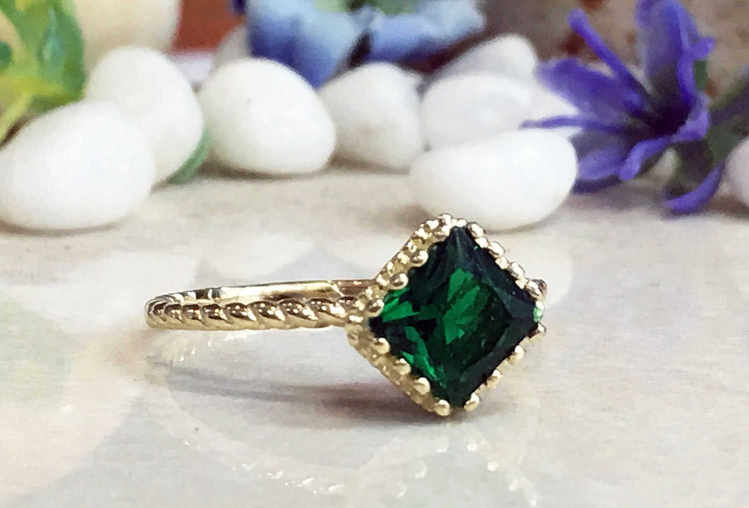 Emerald Ring - May Birthstone - Simple Twist Band Ring with Square Emerald Gemstone - H.L.Jewelry