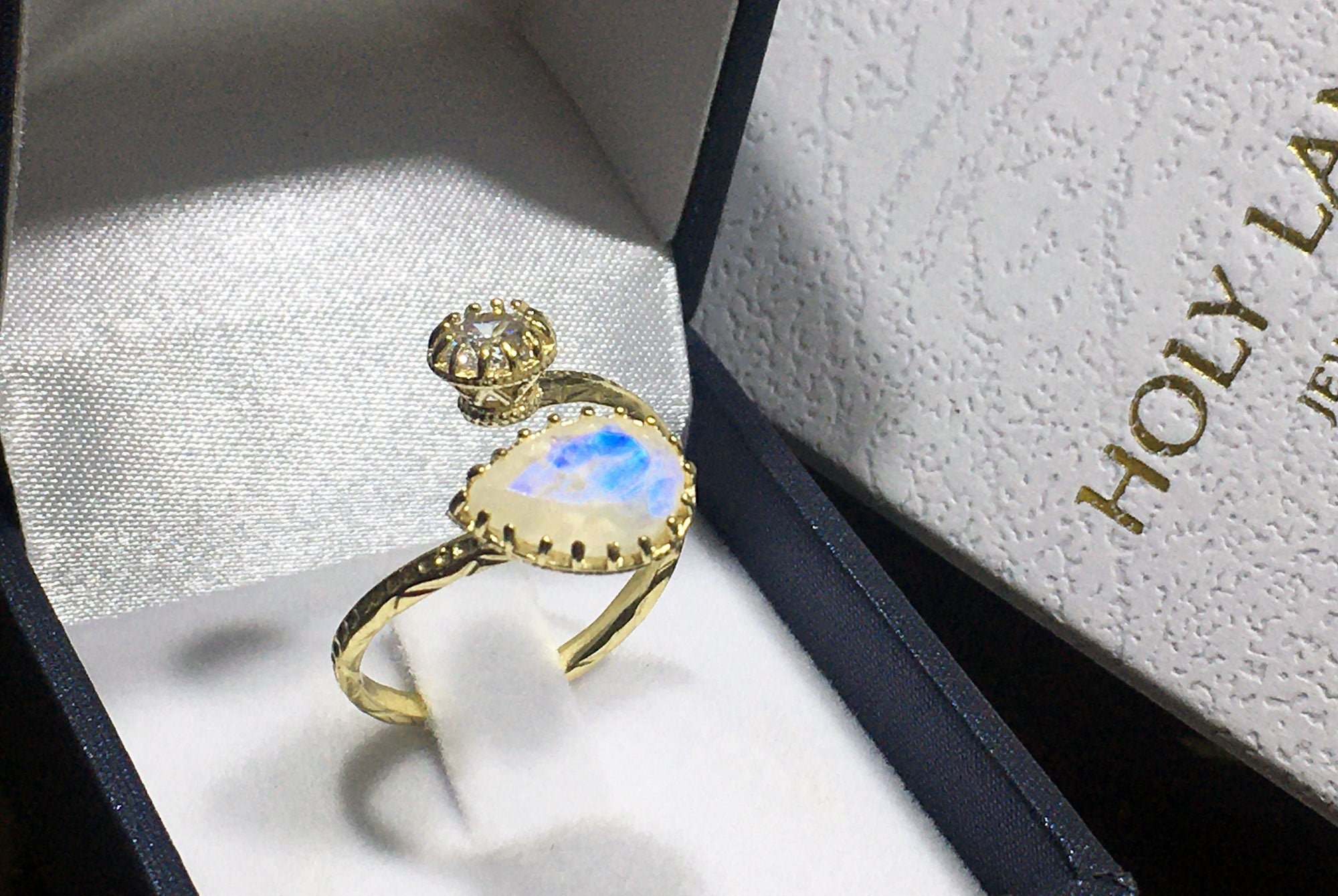 Dual Gemstone Ring - Pear-Shaped Rainbow Moonstone and Round Clear Quartz Hammered Band Ring - H.L.Jewelry