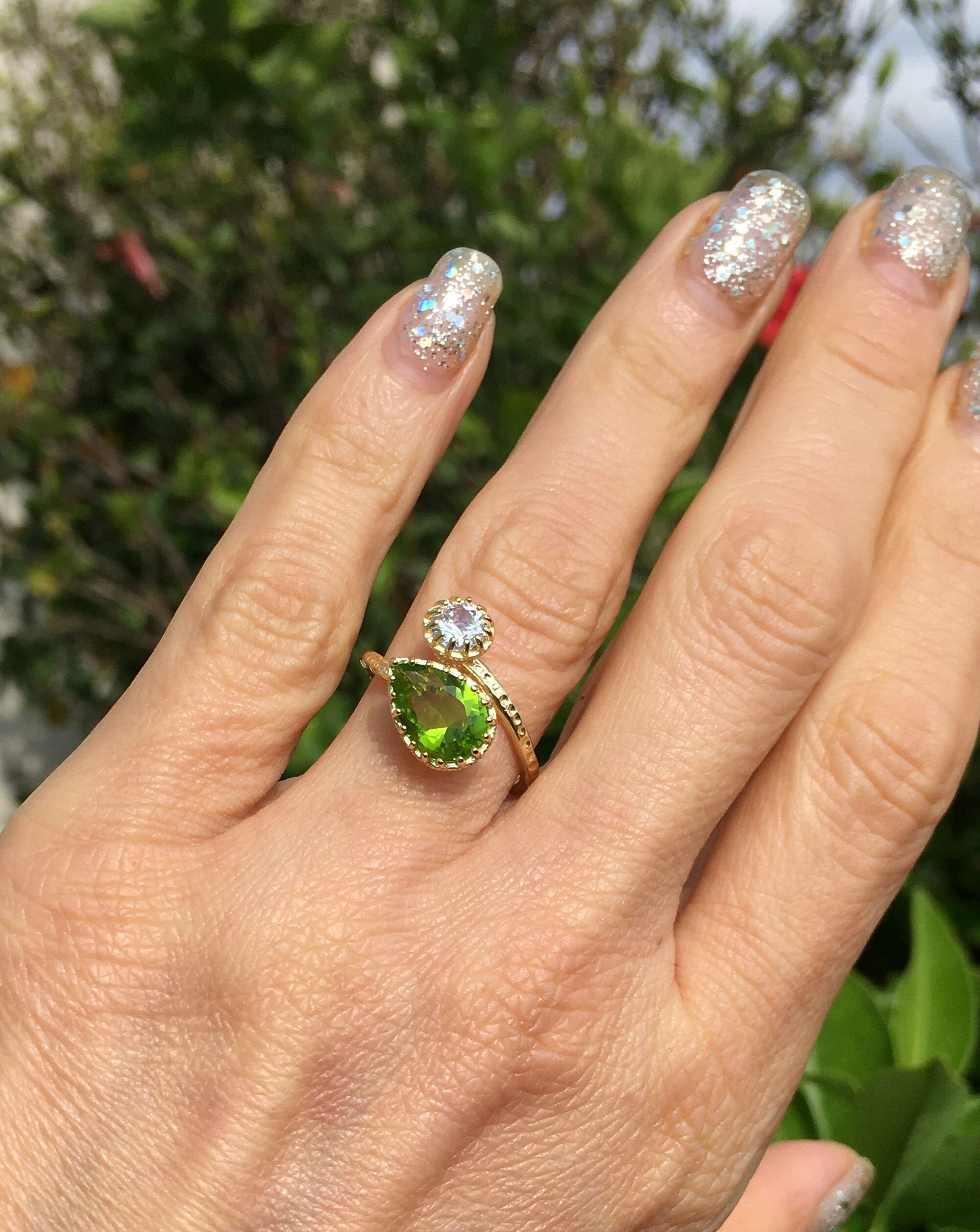 Dual Gemstone Ring - Two Birthstone Ring - Hammered Band Ring with Pear-Shaped Peridot Gemstone and Round Clear Quartz - H.L.Jewelry