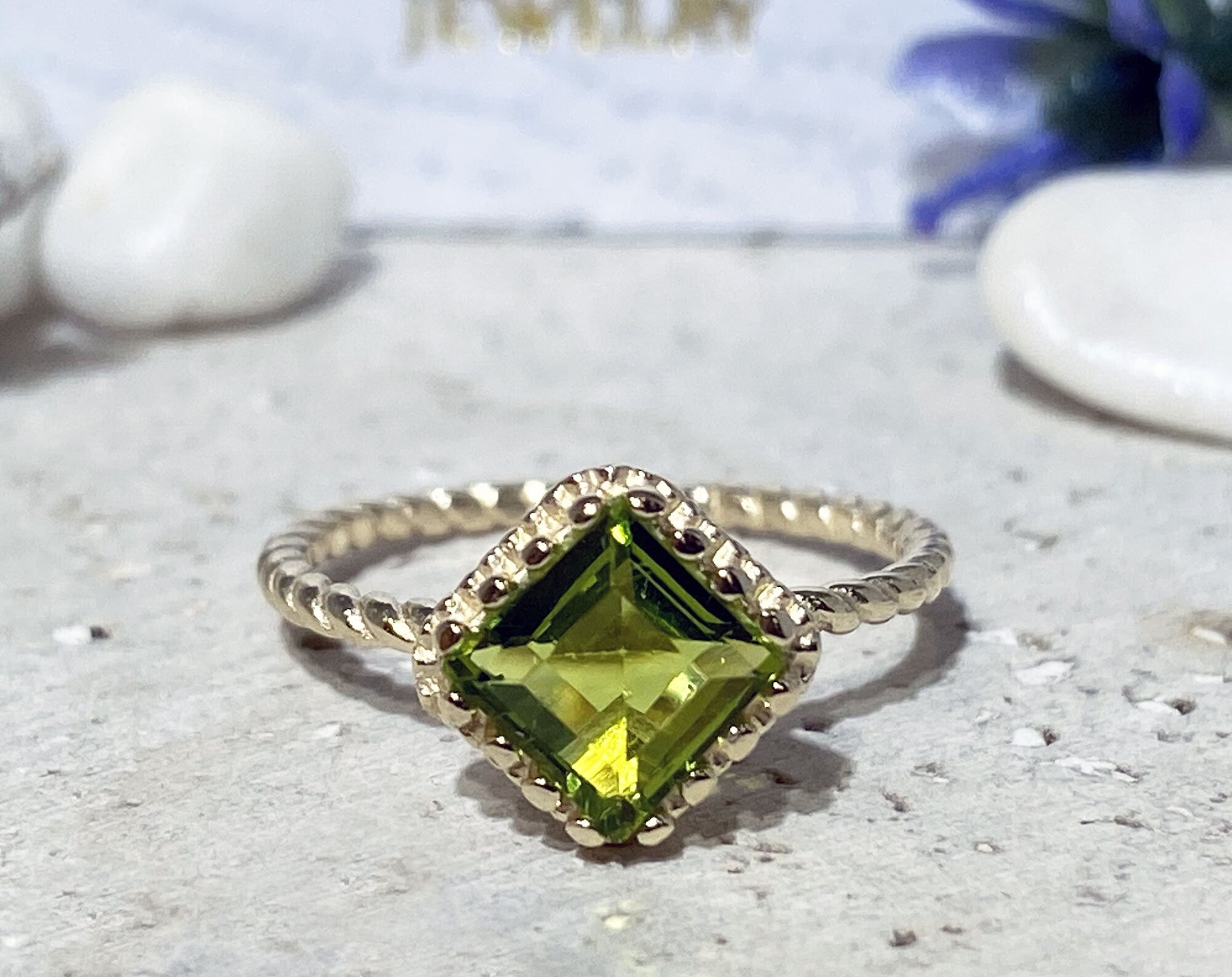 Peridot Ring - August Birthstone - Simple Twist Band Ring with Square Peridot Gemstone - H.L.Jewelry