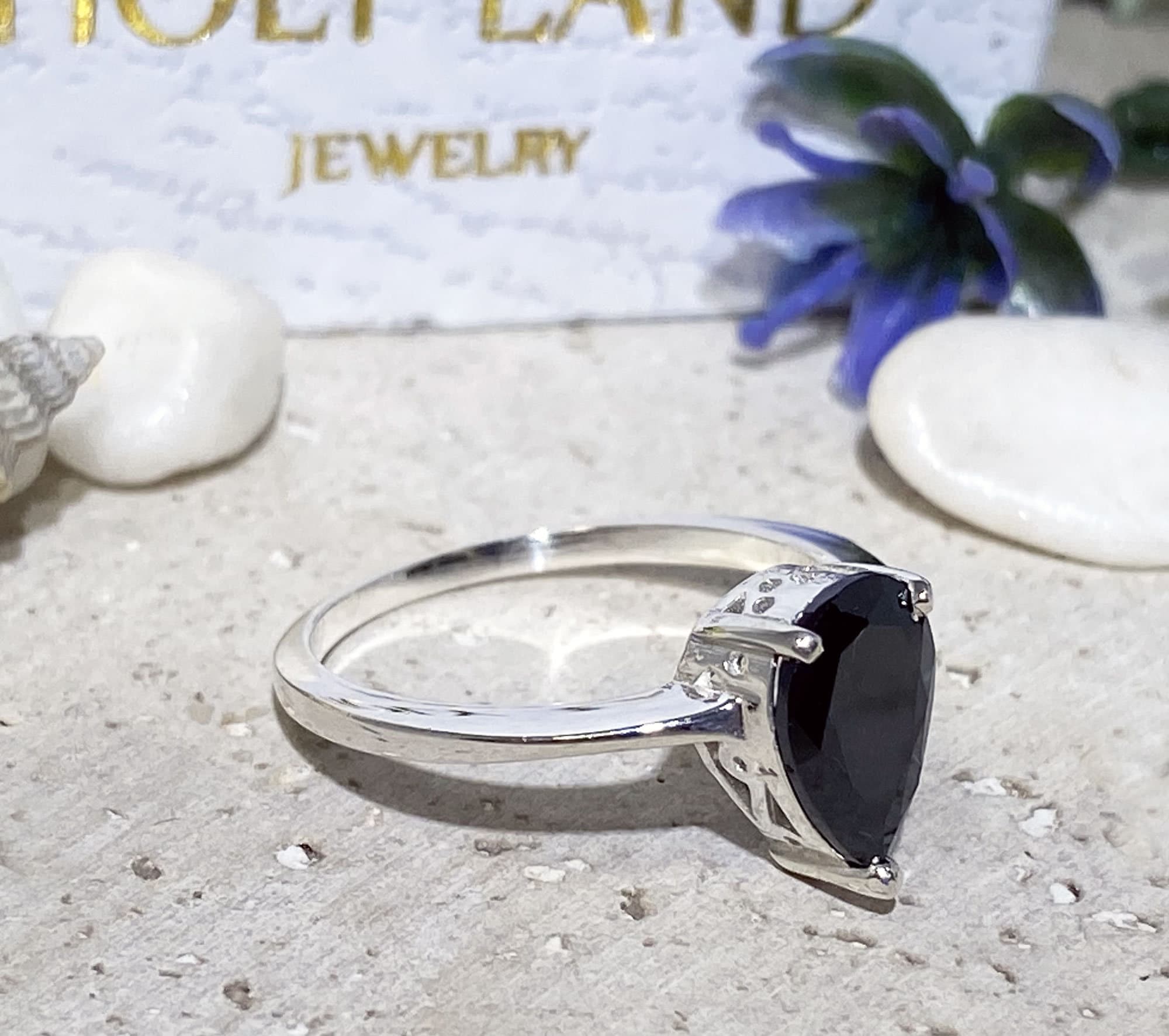 Black Onyx Ring - December Birthstone - Lace Setting Ring with Pear-Shaped Black Onyx Gemstone - H.L.Jewelry