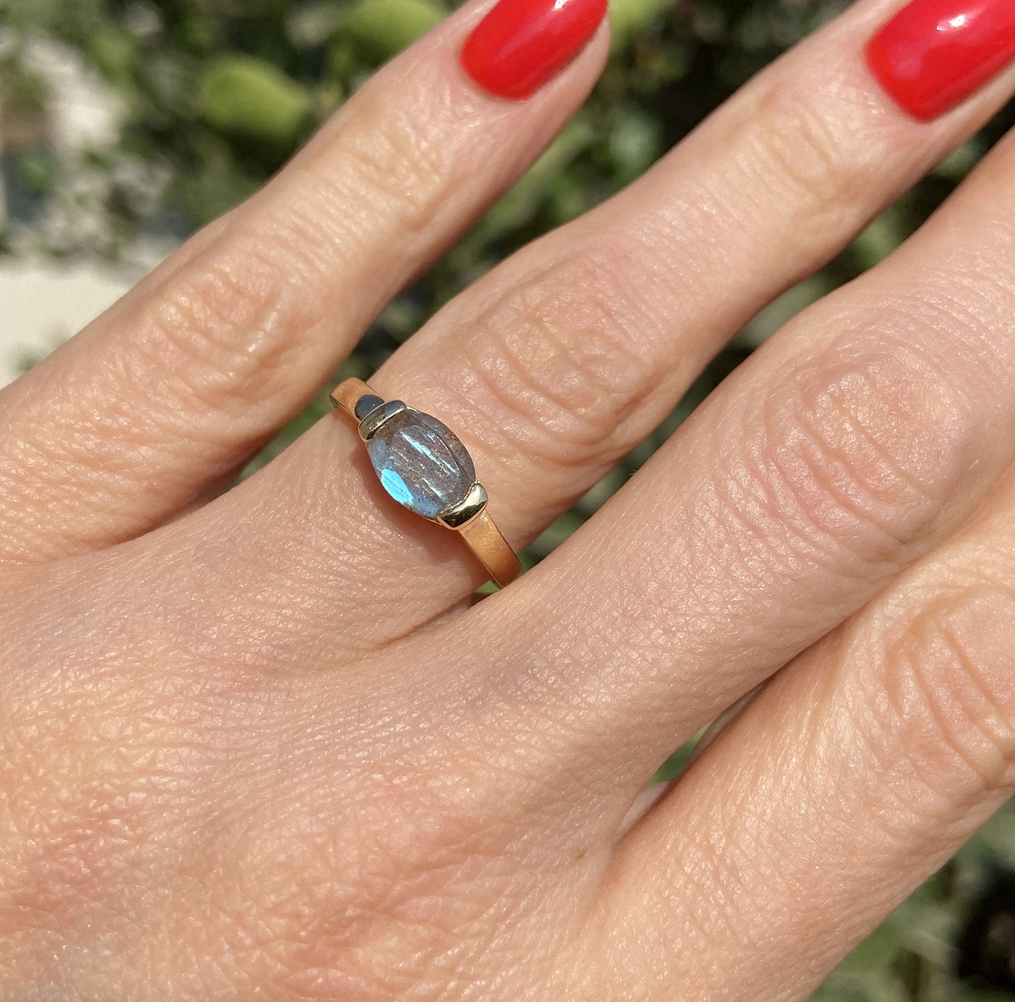 Labradorite Ring - Simple Ring with Oval Labradorite Gemstone - H.L.Jewelry