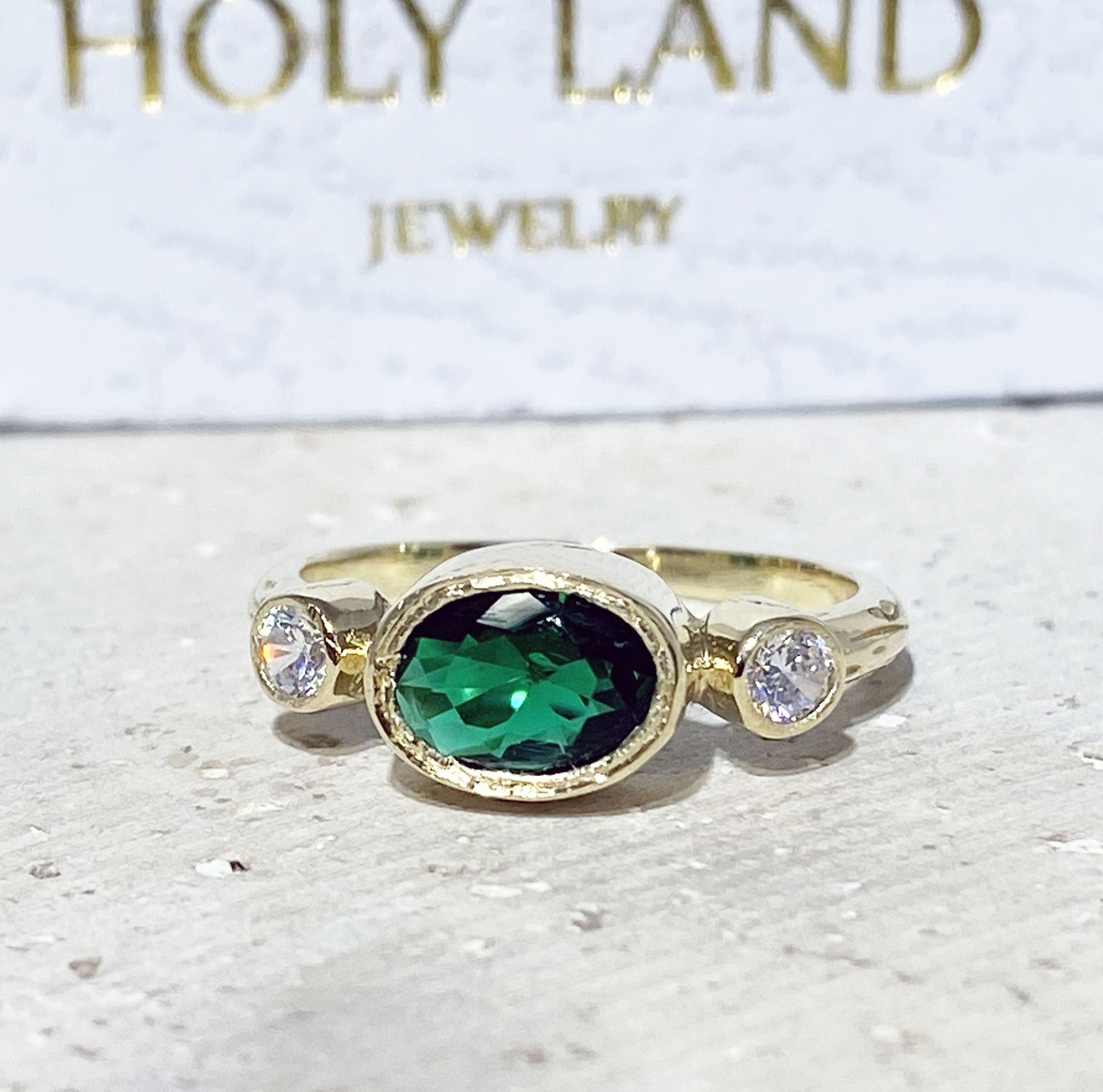 Triple Gemstones Ring - Emerald Ring - May Birthstone - Hammered Ring - Gold Ring - Bezel Ring - H.L.Jewelry