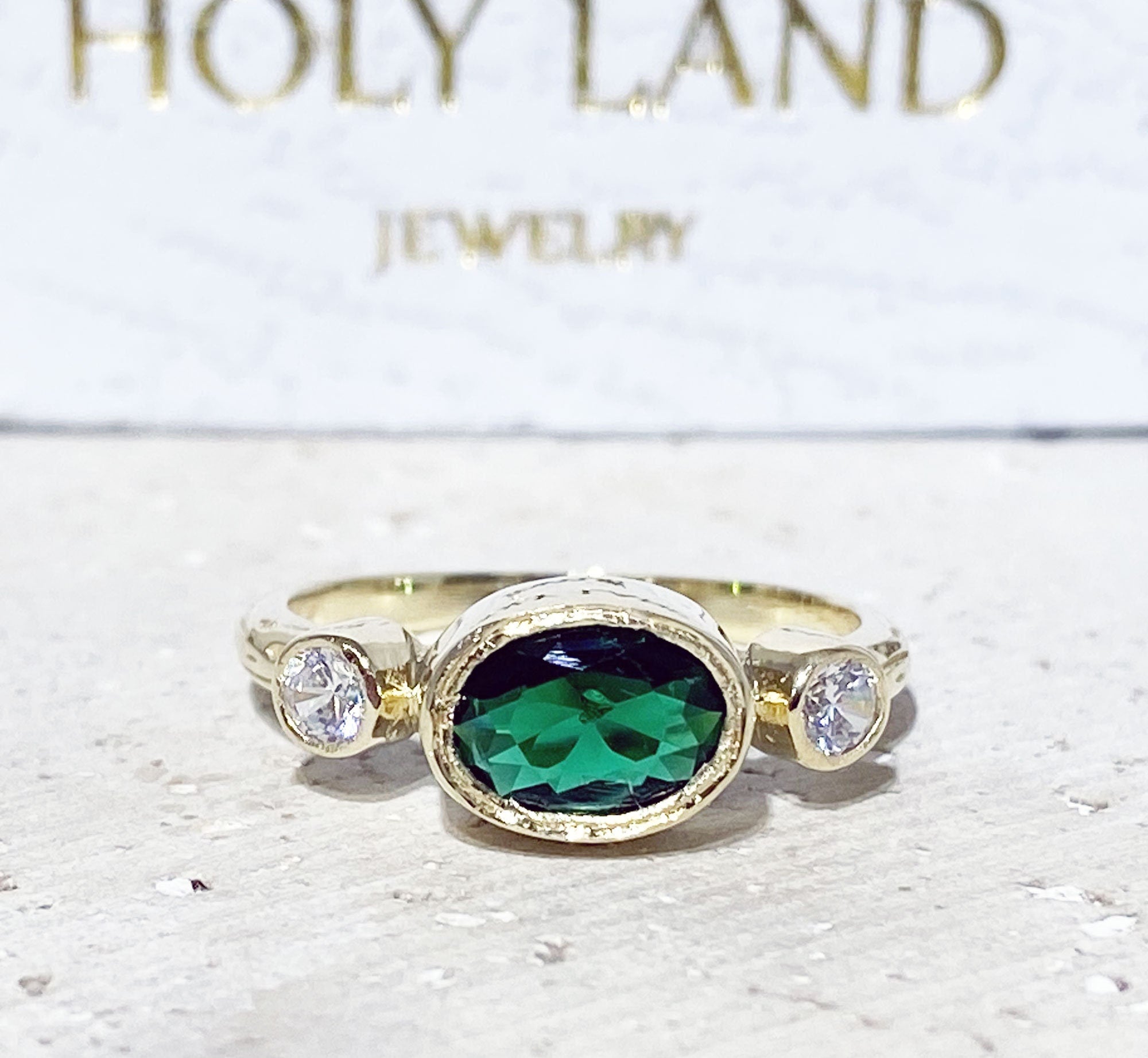 Triple Gemstones Ring - Emerald Ring - May Birthstone - Hammered Ring - Gold Ring - Bezel Ring - H.L.Jewelry