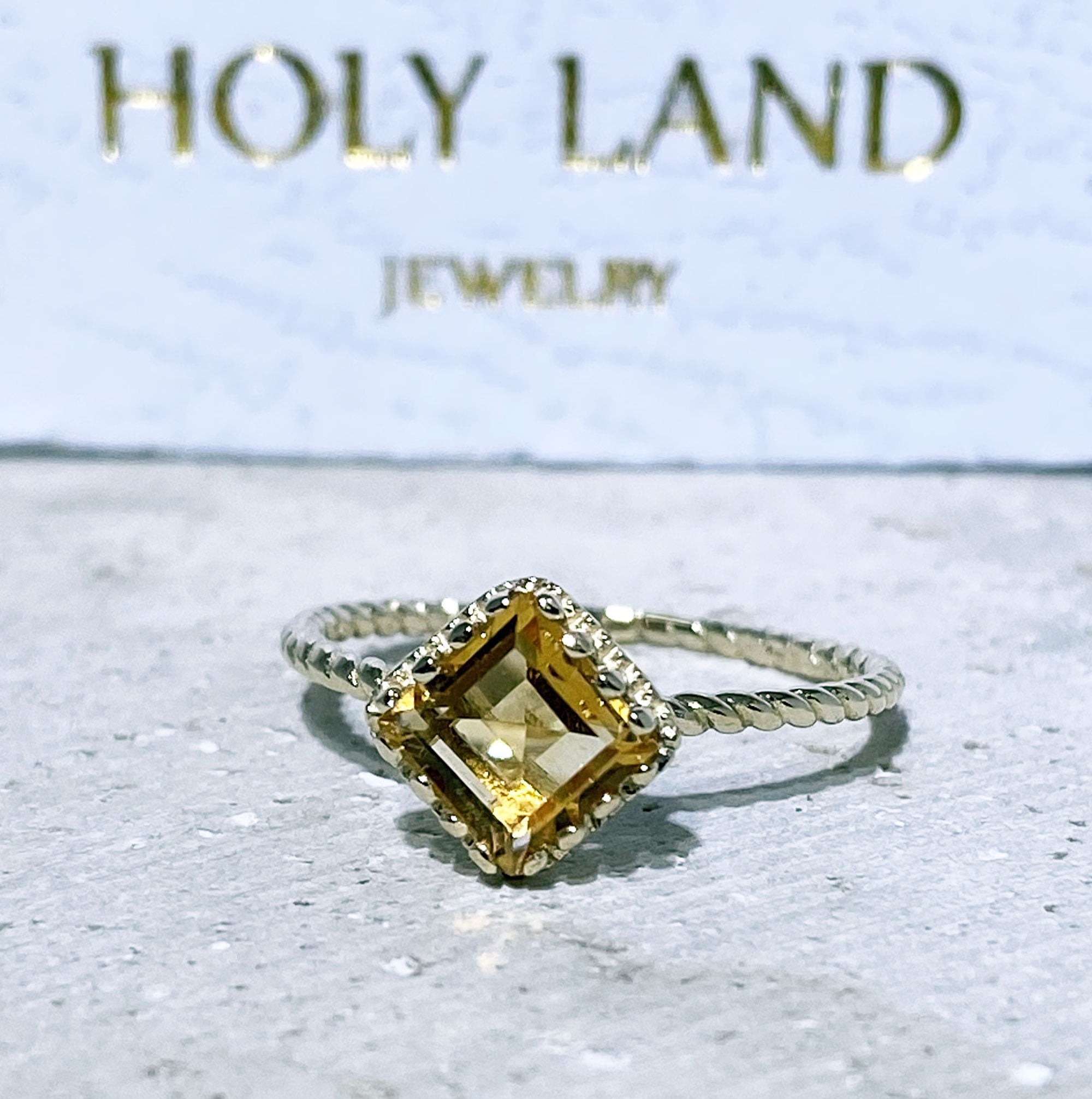 Citrine Ring - November Birthstone - Simple Twist Band Ring with Square Citrine Gemstone - H.L.Jewelry