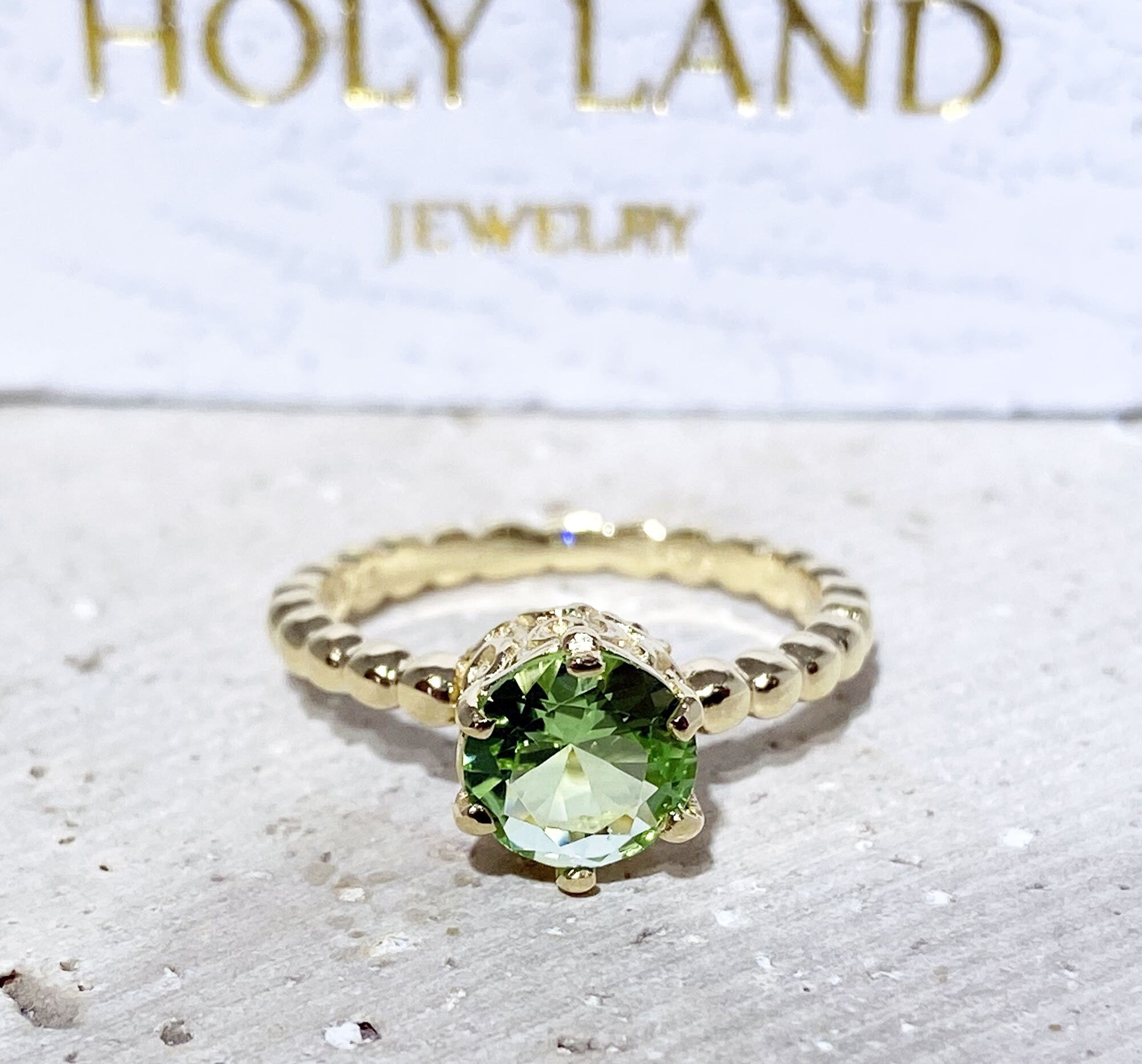 Green Sapphire Ring - Beaded Band Ring with Round Green Sapphire Gemstone - H.L.Jewelry