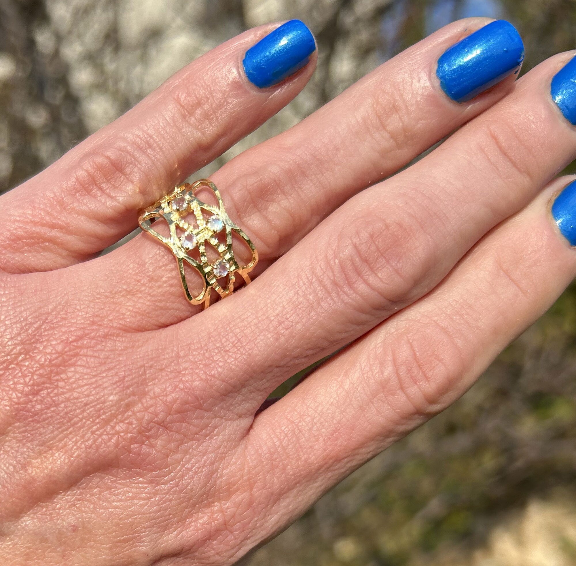 Rainbow Moonstone Ring - June Birthstone - Four Round Rainbow Moonstones Hammered Ring - H.L.Jewelry