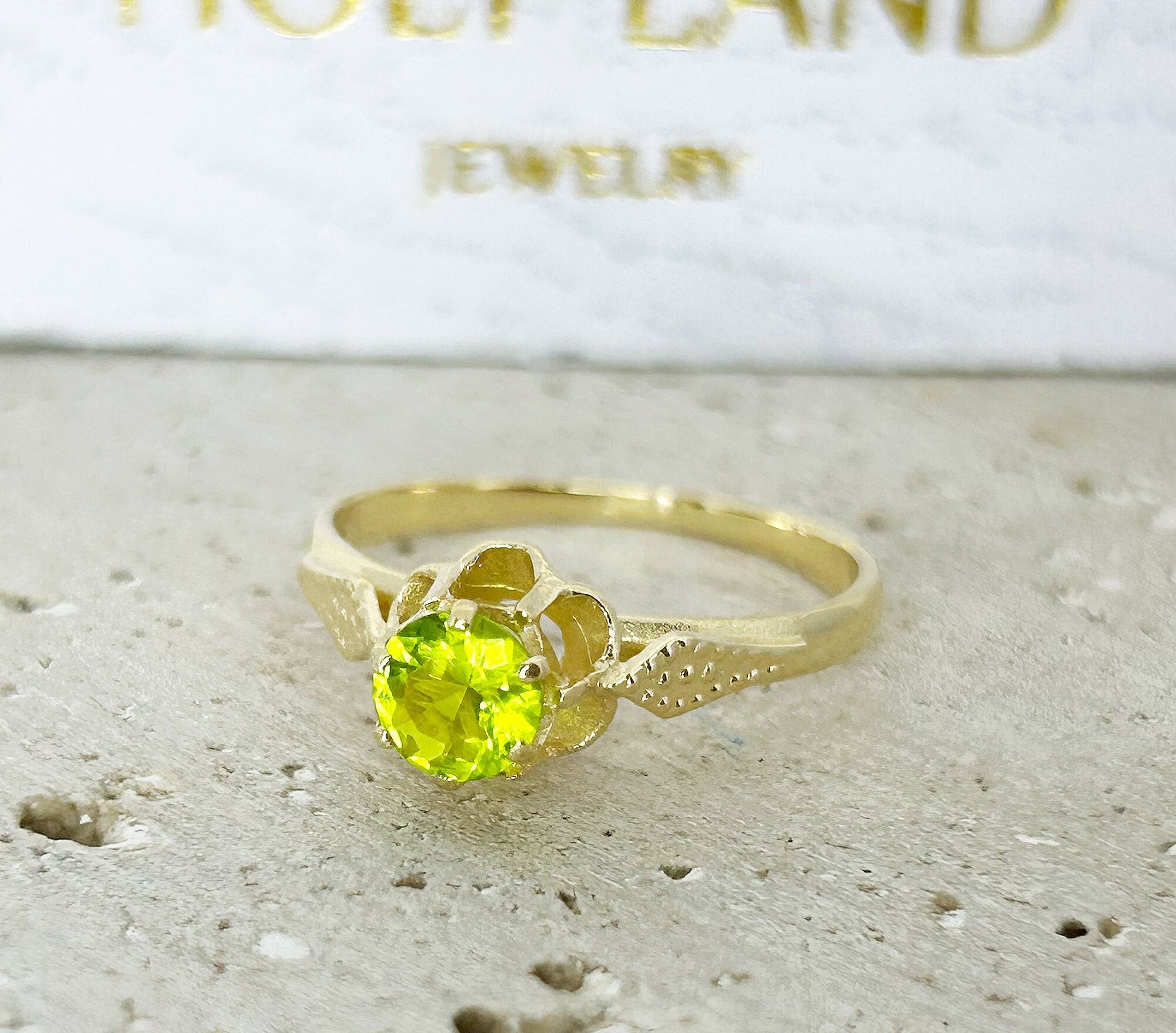 Peridot Ring - August Birthstone - Round Peridot Gemstone Flower Ring - H.L.Jewelry