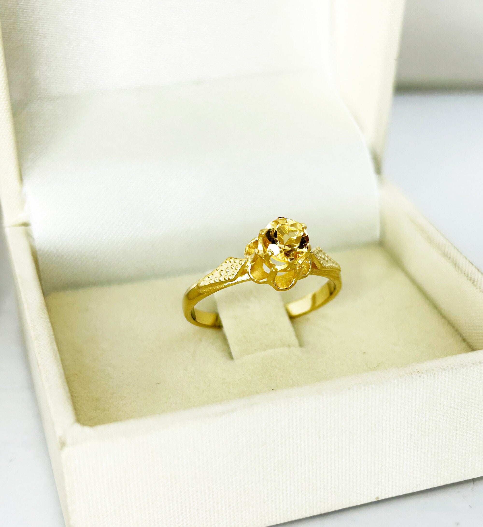 Citrine Ring - November Birthstone - Round Citrine Gemstone Flower Ring - H.L.Jewelry