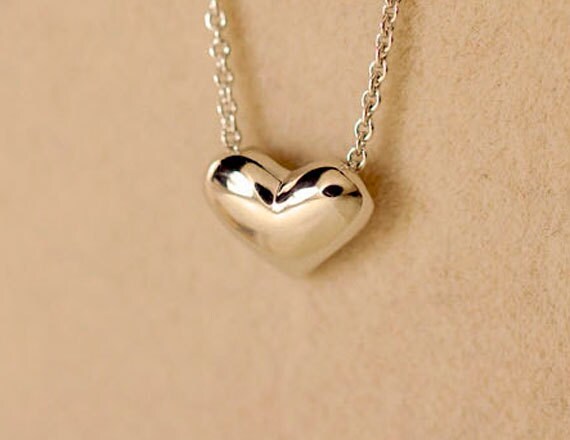 Heart Necklace - Small Heart Pendant - Simple Minimalist Necklace - Delicate Chain Small Heart Necklace - H.L.Jewelry