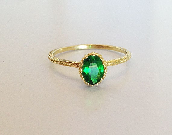 Emerald Ring - May Birthstone - Oval Emerald Gemstone Delicate Hammered Ring - H.L.Jewelry