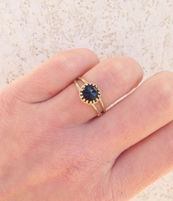 Black Onyx Ring - December Birthstone - Simple Double Band Round Crown Ring with Black Onyx Stone - H.L.Jewelry