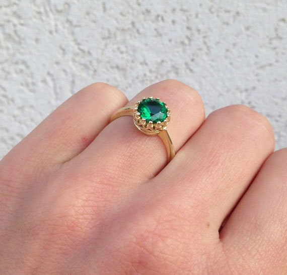 Emerald Ring - May Birthstone - Emerald Gemstone Round Crown Ring - H.L.Jewelry