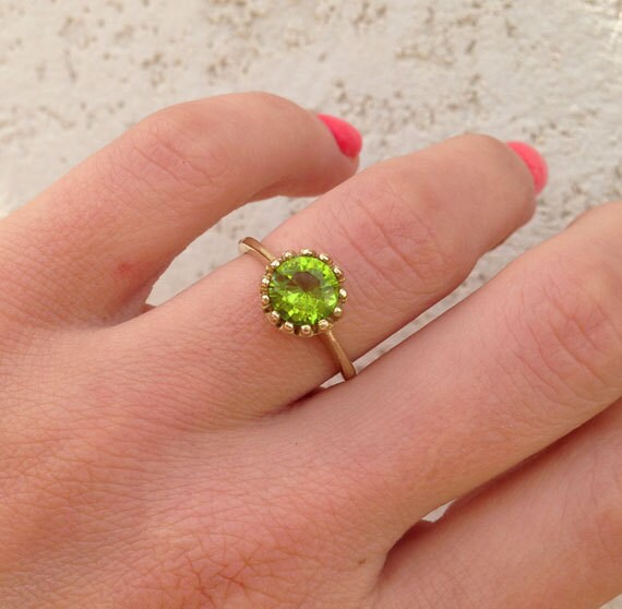 Peridot Ring - August Birthstone - Peridot Gemstone Round Crown Ring - H.L.Jewelry