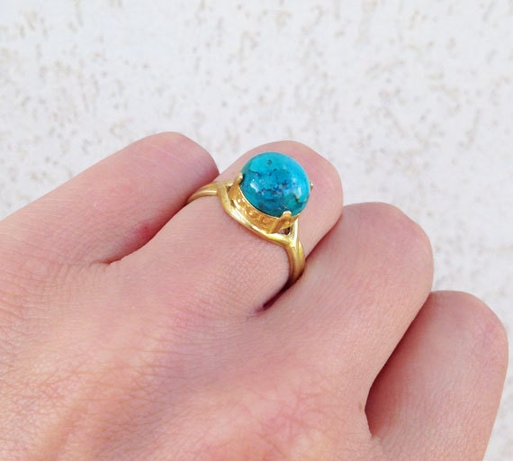 Turquoise Ring - December Birthstone - Genuine Gemstone - Gold Ring - Round ring - Cocktail Ring - H.L.Jewelry