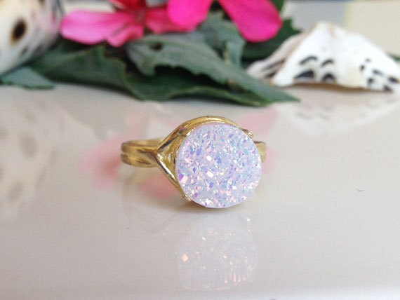 White Agate Druzy Ring - Round White Druzy Gemstone Statement Ring - H.L.Jewelry