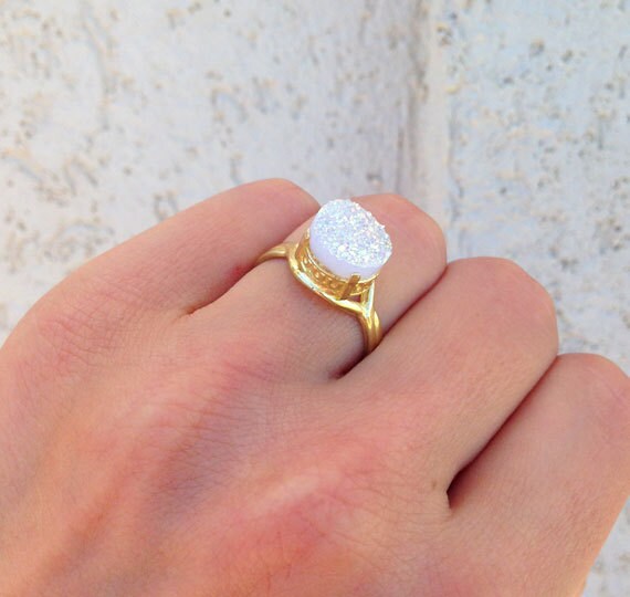 White Agate Druzy Ring - Round White Druzy Gemstone Statement Ring - H.L.Jewelry