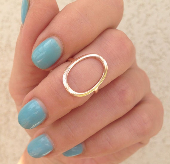 Timeless Simplicity: Simple Oval Circle Ring - H.L.Jewelry