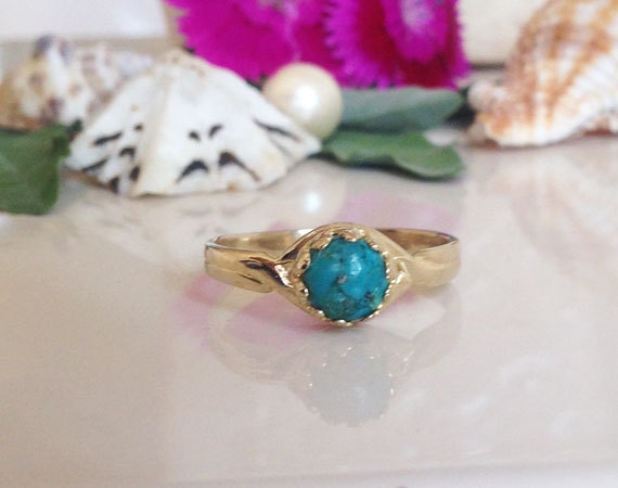 Green Turquoise Ring - December Birthstone - Simple Ring with Round Green Turquoise Gemstone - H.L.Jewelry