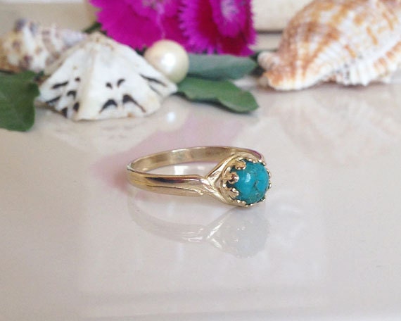 Green Turquoise Ring - December Birthstone - Simple Ring with Round Green Turquoise Gemstone - H.L.Jewelry