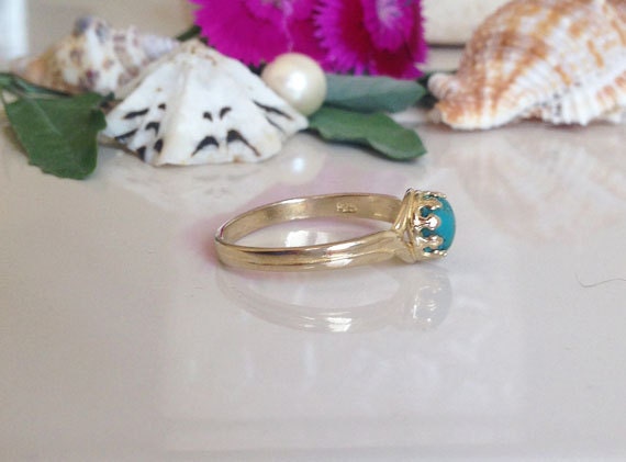 Green Turquoise Ring - December Birthstone - Simple Ring with Round Green Turquoise Gemstone - H.L.Jewelry