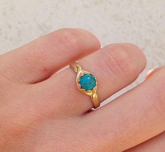 Green Turquoise Ring - December Birthstone - Simple Ring with Round Green Turquoise Gemstone - H.L.Jewelry