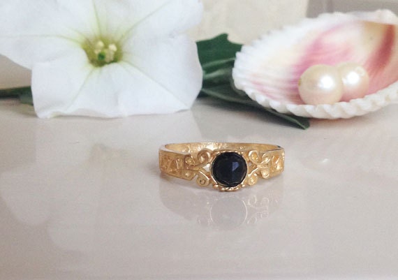 Black Onyx Ring - December Birthstone - Lace Ring with Round Black Onyx Stone - H.L.Jewelry