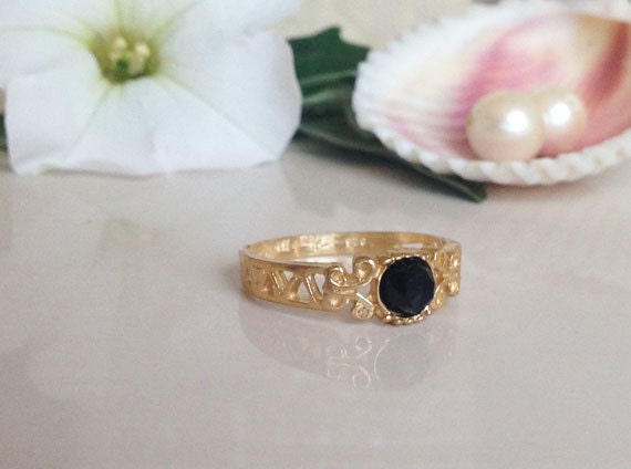 Black Onyx Ring - December Birthstone - Lace Ring with Round Black Onyx Stone - H.L.Jewelry