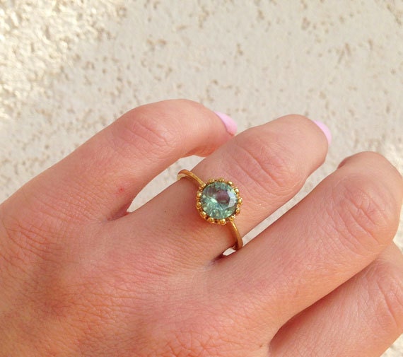 Green Sapphire Ring - Green Sapphire Round Crown Ring - H.L.Jewelry