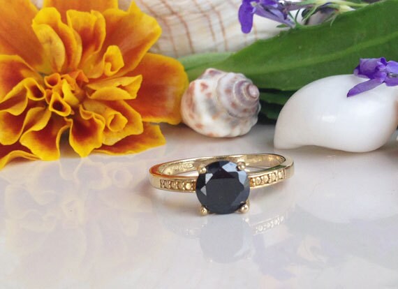 Black Onyx Ring - December Birthstone - Simple Ring with Round Black Onyx Gemstone - H.L.Jewelry