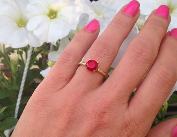 Ruby ring - July Birthstone - Fuchsia Ring - Gold Ring - Solitaire Ring - Simple Ring - H.L.Jewelry