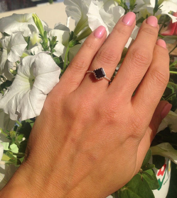 Black Onyx Ring - December Birthstone - Simple Twist Band Ring with Square Black Onyx Stone - H.L.Jewelry