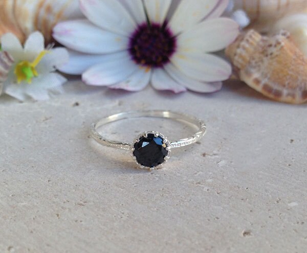 Black Onyx Ring - December Birthstone - Delicate Hammered Ring with Round Black Onyx Gemstone - H.L.Jewelry