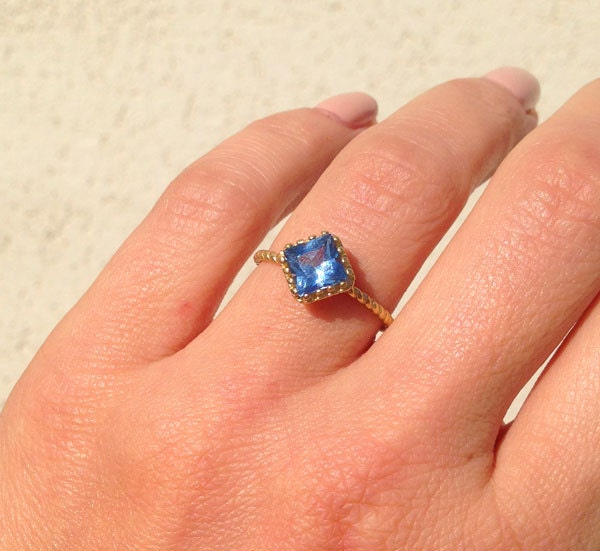 Blue Topaz Ring - December Birthstone - Simple Twist Band Ring with Square Blue Topaz Gemstone - H.L.Jewelry