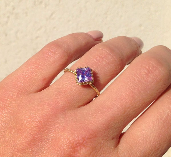 Lavender Amethyst Ring - Simple Twist Band Ring with Square Lavender Amethyst Gemstone - H.L.Jewelry